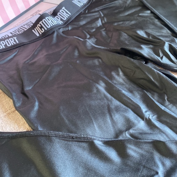 Victoria’s Secret RARE ultra glossy shine leggings large shiny satin - Picture 7 of 9